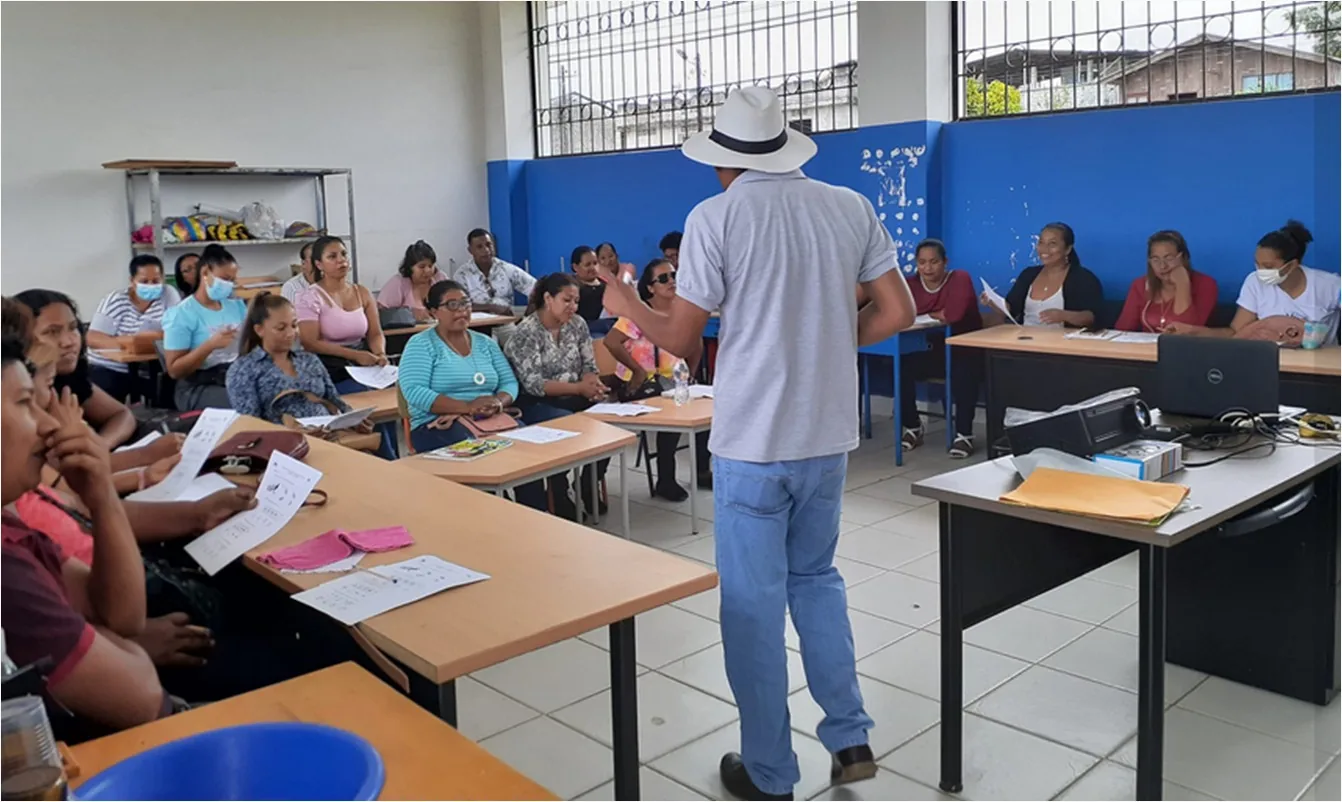 Capacitación institucional de MULTICAP con docentes en aula